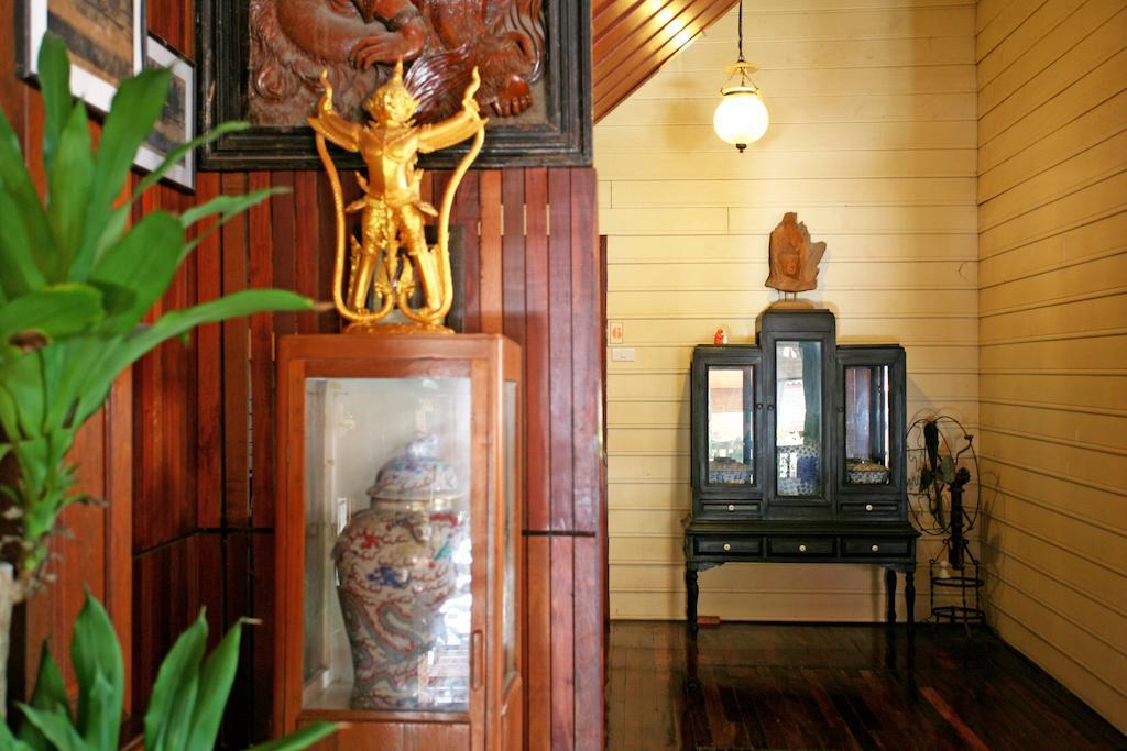 Tony'S Place Ayutthaya Exterior photo